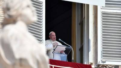 Папа римский после встречи с кардиналом помещён под наблюдение врачей