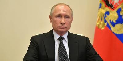 Путин рассказал Макрону о попытках Украины выборочно соблюдать Минские соглашения