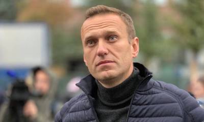 «Уже встает»: врачи сообщили о состоянии Навального