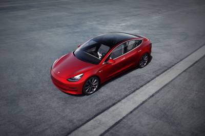 Слух: Tesla готовит крупное обновление Model 3 — новые рулевое колесо и главный экран, тепловой насос и многое другое