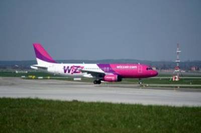 Венгерский лоукост-перевозчик Wizz Air отменил ряд рейсов из Украины