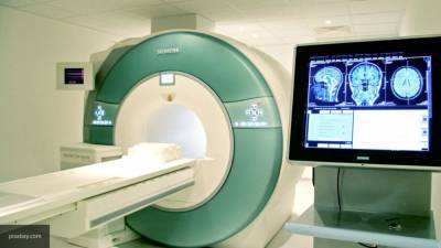 Человек и питон оказались вместе в одном МРТ-сканере