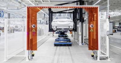 Mercedes-Benz запустил автомобильный завод будущего