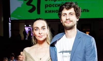 Екатерина Варнава и Александр Молочников вместе появились на красной дорожке «Кинотавра»