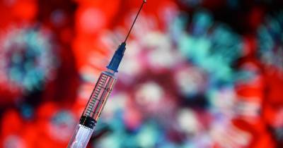 Испытания вакцины AstraZeneca в США остановили из-за побочных эффектов