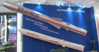 Ракету «БраМос» научат уничтожать авиакомплексы наведения