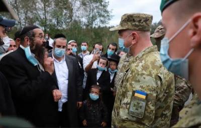 Полторы тысячи хасидов пытаются прорваться в Украину из Беларуси