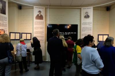 Выставка "Врут все" открылась в музее книги "Остров Сахалин"