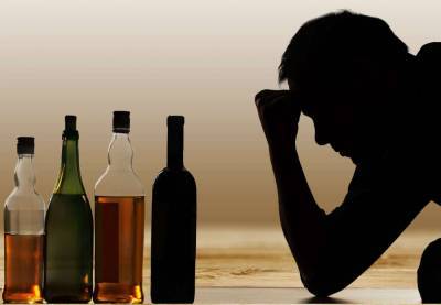 Наркологи рассказали, в чем отличия мужского и женского алкоголизма