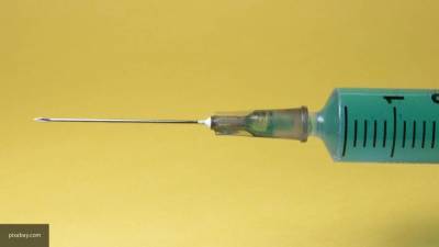 США приостановили испытания вакцины от AstraZeneca до середины недели
