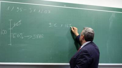 Российских преподавателей хотят защитить от «контрактного» произвола