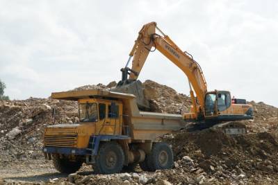 На Тимлюйском цементном заводе в Бурятии задействовали новый экскаватор