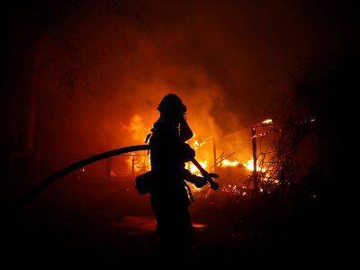 Десять танзанийских школьников погибли в результате пожара в общежитии частной начальной школы