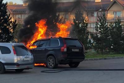 В Челябинске вспыхнула иномарка