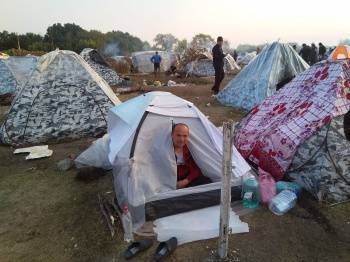 Фото. Ужасные условия. Как живет лагерь с узбекскими мигрантами в России
