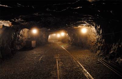 Два человека погибли в результате обрушения породы в шахте в Кузбассе
