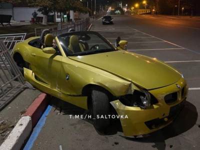 В Харькове из-за неудачного дрифта пострадало элитное BMW