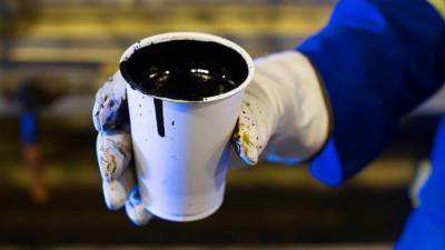 Нефть начинает неделю с падения на новостях о второй волне COVID-19 в ЕС