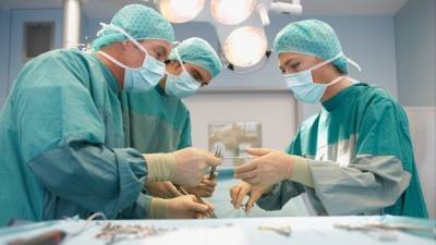Врачи центра «СОГАЗ» в Геленджике провели операцию во время научно-практической конференции