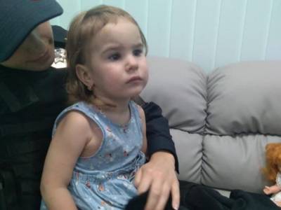 На Лукьяновке в Киеве остановили двухлетнюю девочку: полиция разыскивает родителей