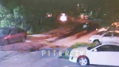 Возгорание машины на проспекте Энгельса попало на видео
