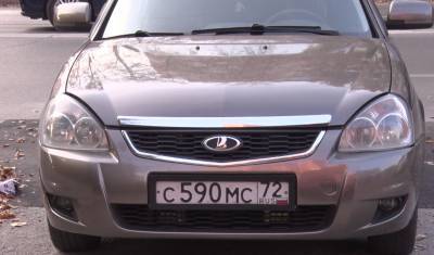 Тюменские автоинспекторы привлекли 18-летнего водителя «Приоры» за езду по тротуару