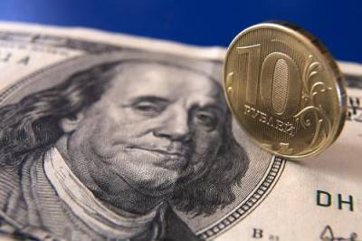 Издание «Эксперт»: доллар может подорожать на 15 рублей в случае новых санкций