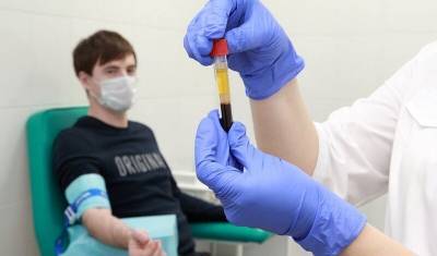 Роспотребнадзор: переболевший коронавирусом остается заразным еще три месяца