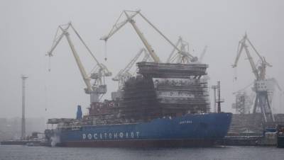 Ледокол "Арктика" попал в шторм в Финском заливе в ходе испытаний