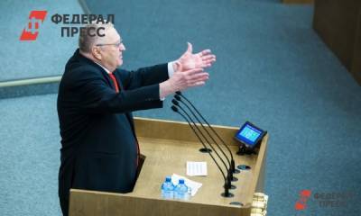Жириновский призвал всех депутатов привиться от COVID
