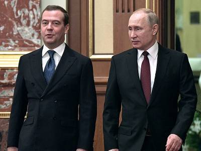 Валерий Соловей: Жена Медведева и олигархи хотят, чтобы он стал преемником Путина