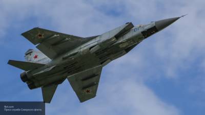 Истребители РФ перехватили самолет США над Беринговым и Охотским морями