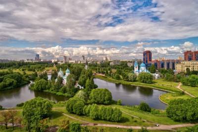 Новые фонари Пулковского парка подключили к электросетям на три месяца раньше срока