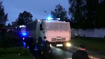 Резерв российских правоохранителей, сформированный у границы с Белоруссией, возвращается к местам постоянной дислокации