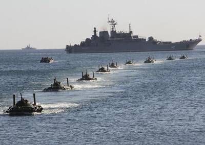EA Daily: Россия открыла стрельбу по направляющимся к Крыму кораблям НАТО