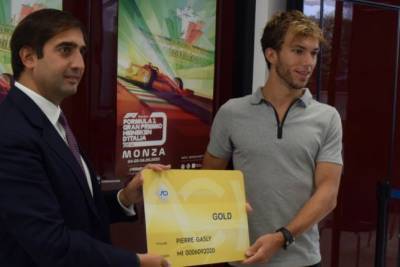 Пьер Гасли стал почётным членом автоклуба Милана