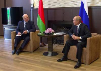 Bloomberg заявил, что Кремль не сможет смириться с приходом оппозиции к власти в Беларуси