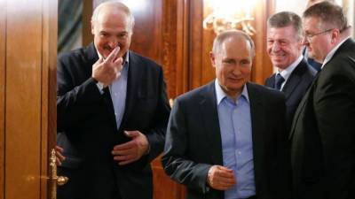 «Волшебная» вакцина и миллиарды: Путин прибрал к рукам Беларусь