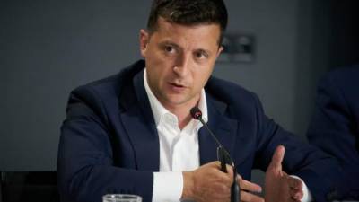 Мы осуждаем покушение на Навального и ожидаем деталей, - Зеленский