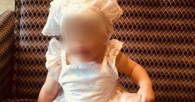 Родители накрыли умирающую девочку одеялом, чтобы она не мешала им