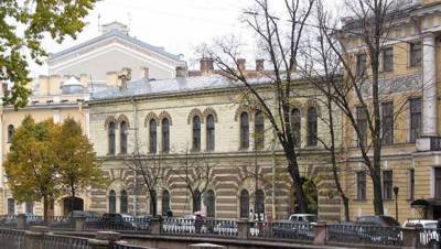 Наши современники: Музей искусства Петербурга становится заметной площадкой