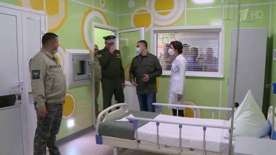 Владимир Путин по видеосвязи открыл два современных медцентра, которые построили военные в Пскове и Великих Луках