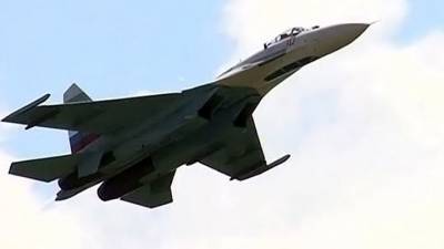 Российский Су-27 сопроводил американский самолет-разведчик в небе над Балтикой