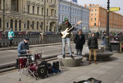 В Петербурге собираются легализовать работу уличных музыкантов