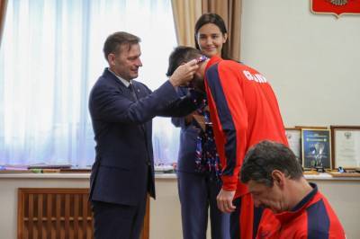 Сахалинским волейболистам вручили бронзовые медали чемпионата России
