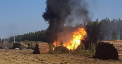 МЧС привлекли к тушению пожара на газопроводе в Иркутской области
