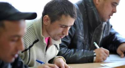 Узбекских трудовых мигрантов обязали обучаться перед отъездом за рубеж