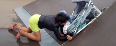 Нетрезвая жительница Ефремова уронила коляску с ребенком в скейт-парке