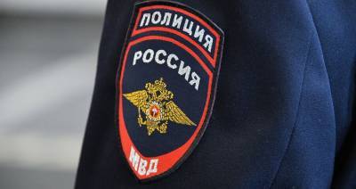 Мать, оставившую младенца на лавочке у дома в Подмосковье, доставили в полицию