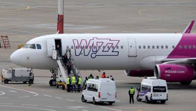 Лоукостер Wizz Air снова отложил запуск рейсов из Петербурга в Европу